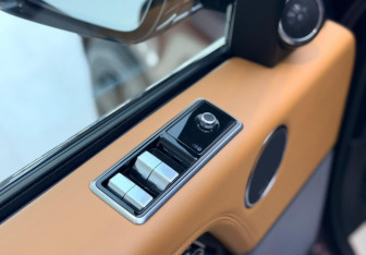 Подержанный автомобиль Land Rover Range Rover 2019 года (14 фото)