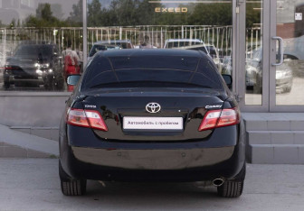 Подержанный автомобиль Toyota Camry Sedan 2008 года (6 фото)