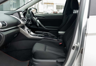Подержанный автомобиль Mitsubishi Eclipse Cross 2018 года (20 фото)