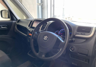 Подержанный автомобиль Suzuki Solio 2013 года (9 фото)