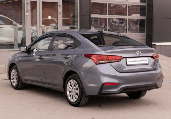 Подержанный автомобиль Hyundai Solaris Sedan 2017 года (7 фото)