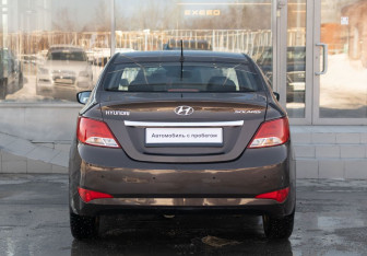 Подержанный автомобиль Hyundai Solaris Sedan 2015 года (6 фото)